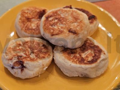 Sūrio blynai su cukatais pagrindine nuotrauka