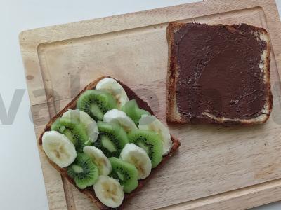 Tostai su bananais ir kiviais Žingsnis 4