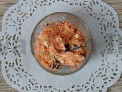 Morkų salotos su varške pagrindine nuotrauka