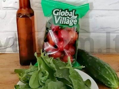 Vitaminų salotas su špinatais Žingsnis 1