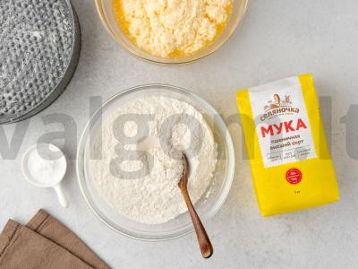 Lengvas slyvų pyragas Žingsnis 2