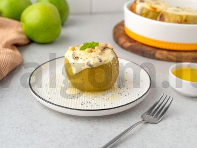 Kepti obuoliai su varške ir medumi pagrindine nuotrauka