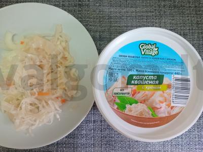 Salotos su raugintais kopūstais, marinuotais voveraitėmis ir vynuogių aliejumi Žingsnis 2