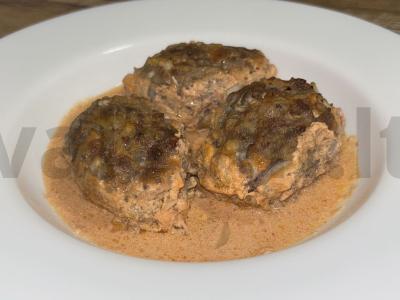 Patingėlių kopūstai pomidorų-grietinės padaže pagrindine nuotrauka