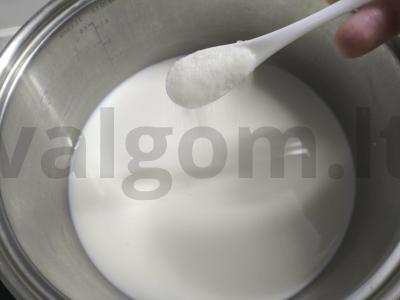 Manų košė su razinomis pusryčiams Žingsnis 1