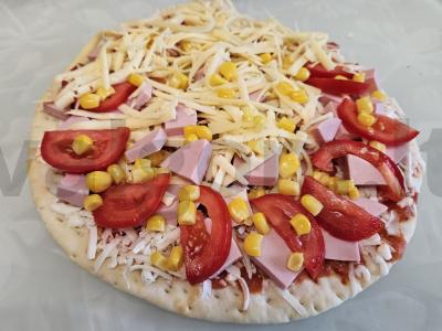 Sultinga pica su sūriu, dešra ir kukurūzais Žingsnis 3