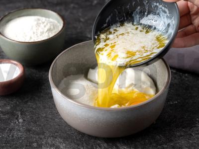 Šviesios bandelės su braškių ir migdolų įdaru Žingsnis 3