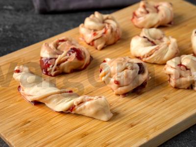 Šviesios bandelės su braškių ir migdolų įdaru Žingsnis 7