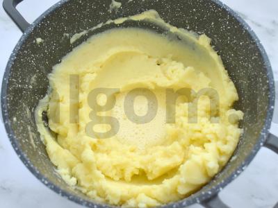 Bulvių košė su kiaušiniu ir pienu Žingsnis 4