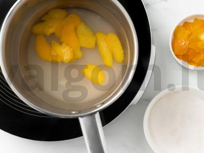 Apelsinai prieskonių sirupe Žingsnis 3