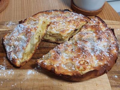 Obuolių šarlotė prie arbatos pagrindine nuotrauka