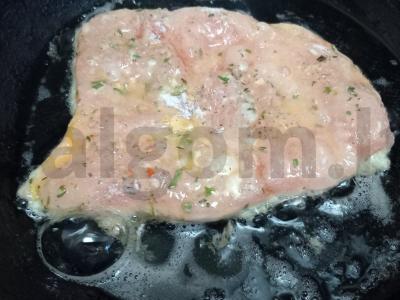 Vištienos kotletai su džiovintomis žolelėmis Žingsnis 7