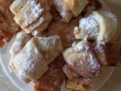 Sausainiai su uogiene ir medumi pagrindine nuotrauka