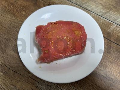 Keptas tuno steikas alyvuogių aliejuje Žingsnis 1