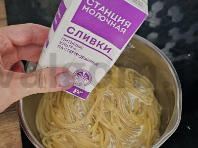 Makaronai su vištiena ir džiovintais pomidorais Žingsnis 4