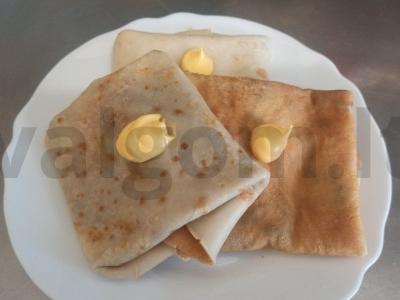 Kreminiai su bekonu ir ikra pagrindine nuotrauka