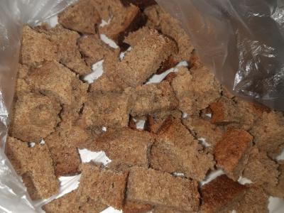 Kvapnūs skrudinti duonos gabaliukai su baziliku Žingsnis 1