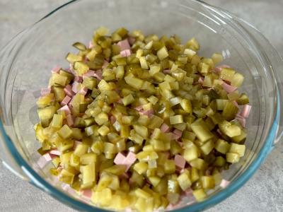 Salotas „Olivje“ su morkomis ir krapais Žingsnis 3