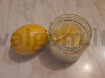 Marinuoti svogūnai pagrindine nuotrauka