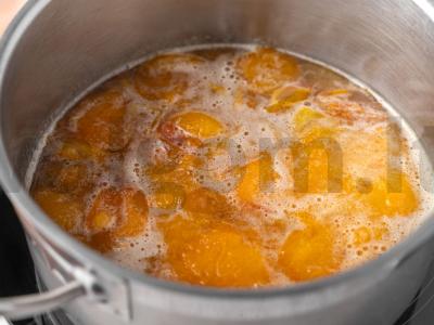 Abrikosų uogienė Žingsnis 4