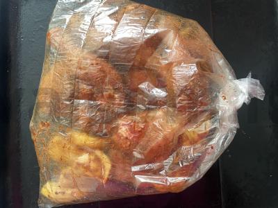 Kvapni vištiena su bulvėmis prieskoniuose Žingsnis 4