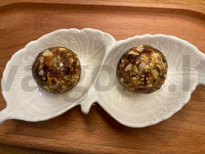 Datu ir graikinių riešutų saldainiai su kakava Žingsnis 5