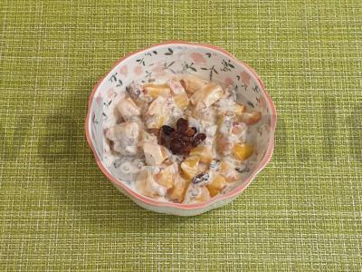 Müsli su razinom ir vaisiais pagrindine nuotrauka