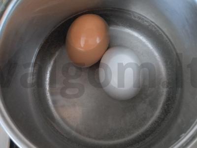 Užkandis iš karbonado su kiaušiniu, kalendra ir vyšniniais pomidorais Žingsnis 1