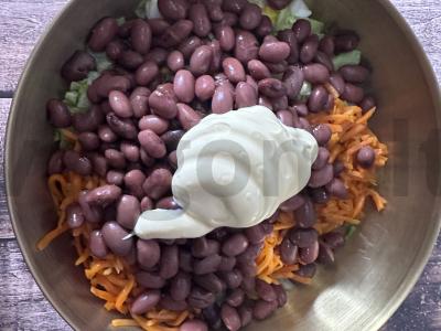 Salotas „Fantazija“ su rūkytomis vištienos krūtinėlėmis Žingsnis 6