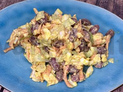 Salotas „Fantazija“ su rūkytomis vištienos krūtinėlėmis pagrindine nuotrauka