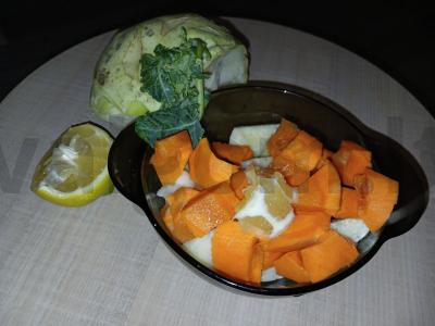 Šviežiai spaustos kolrabi, morkų ir citrinos sultys Žingsnis 2