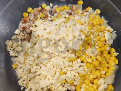 Ananasų ir sūrio salotas Žingsnis 4