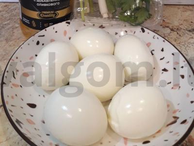 Kepiniai blynai, įdaryti kiaušiniu su žaliu svogūnu Žingsnis 6