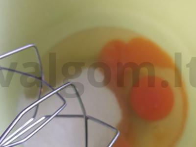 Tortas „Uogos ant sniego“ Žingsnis 1