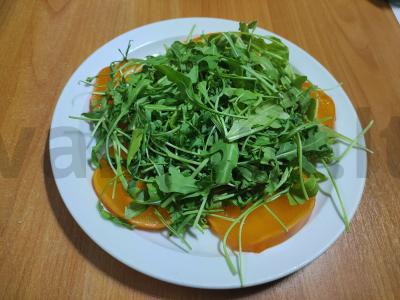 Salotas su persimonu ir stracciatella Žingsnis 2