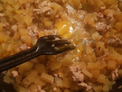 Troškinti cukinijos su faršu ir kiaušiniu Žingsnis 7