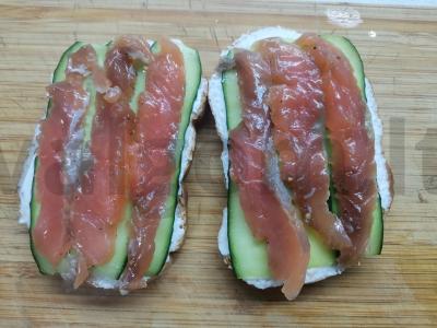 Sumuštiniai su upėtakiu ir menkių ikrais Žingsnis 3