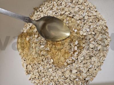 Traškūs muesli su spanguolėmis Žingsnis 1