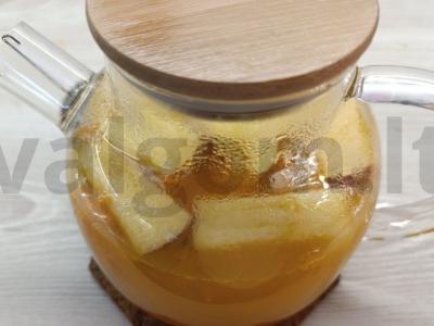 Šaltalankių gėrimas su obuoliu ir cinamonu pagrindine nuotrauka