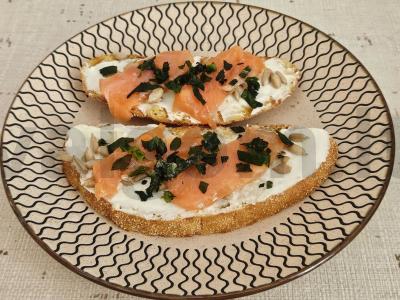 Skani sumuštiniai su upėtakiu pagrindine nuotrauka