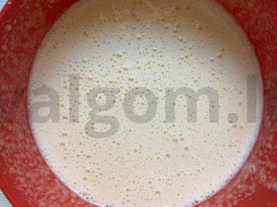 Morkų keksiukas su žemės riešutais Žingsnis 2