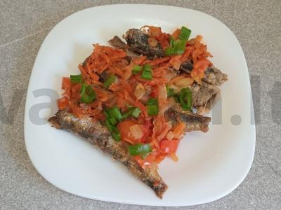 Ivaši su daržovių marinuote vakarienei pagrindine nuotrauka