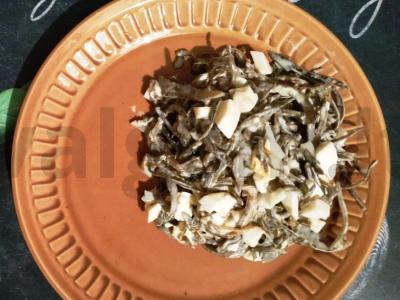 Jūros kopūstų salotos su kiaušiniais pagrindine nuotrauka