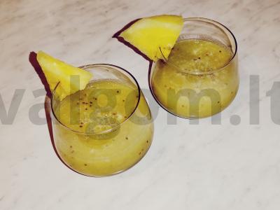 Vaisių kokteilis „Saulės purslai“ pagrindine nuotrauka