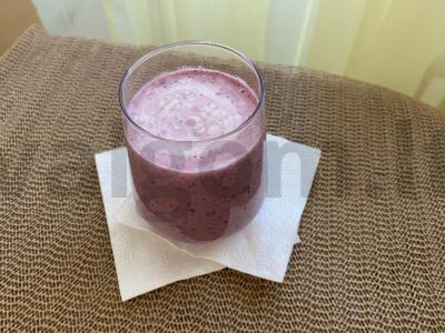 Obuolių ir serbentų kokteilis su kefyru Žingsnis 3