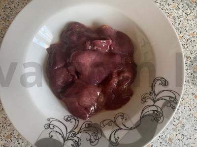 Vištienos kepenėlės grietinėlėje ir džiūvėsėliuose Žingsnis 4