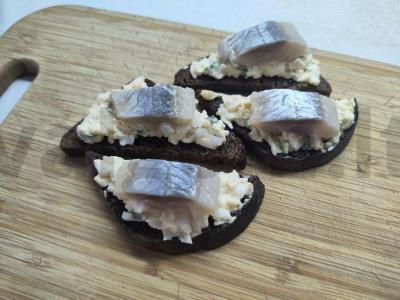 Sumuštiniai su silke ir kiaušiniu pagrindine nuotrauka