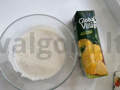 Pieninis kokteilis su ananasų sultimis ir raugintu pienu Žingsnis 4