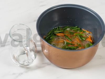 Ryžiai su daržovėmis lėtojoje viryklėje Žingsnis 6