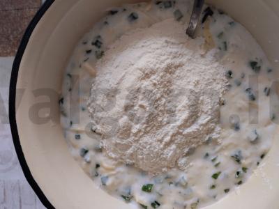 Blynai su acidofiliu ir kiaušinių mišiniu Žingsnis 5